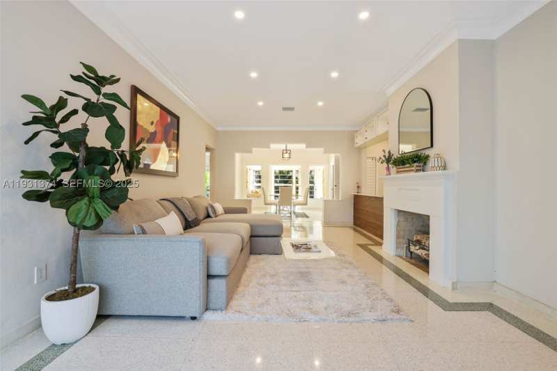 4 bedroom SingleFamilyResidence at 3760 Royal Palm Ave, Orchard Sub 2 & 3, Miami Beach — photo 1