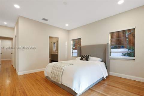3760 Royal Palm Ave, Miami Beach FL - photo 24 of 47
