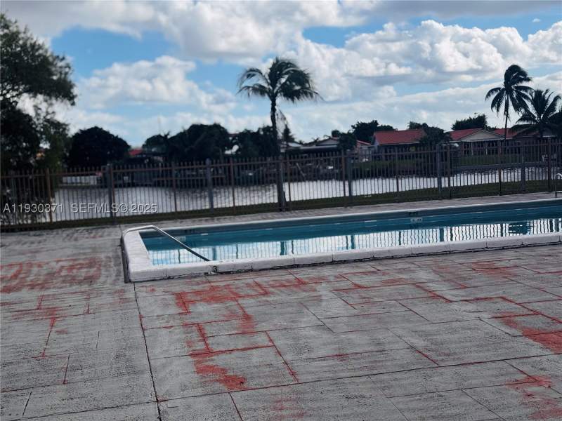2 bedroom Condominium at 6455 W 27th Ave 44-13, Lago Grande Condo Three C, Hialeah — photo 2
