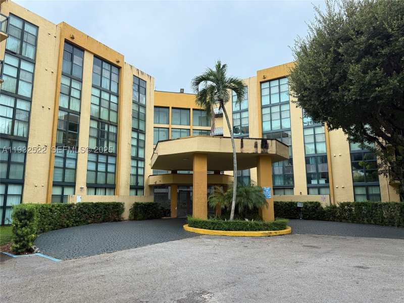 2 bedroom Condominium at 11800 SW 18th St 126-4, International Park Condo, Miami — photo 1