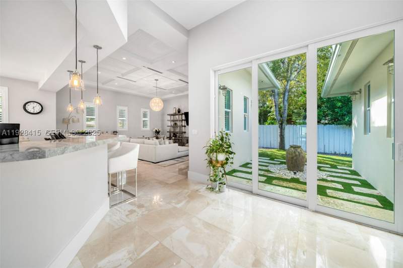 4 bedroom SingleFamilyResidence at 7222 SW 79th Ter, Sleep Hollow Amended, Miami — photo 5