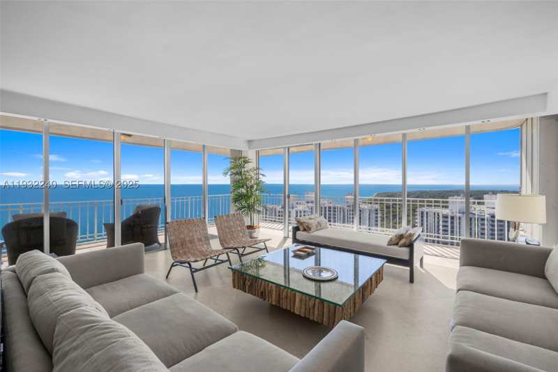 3 bedroom Condominium at 881 Ocean Dr 20A, Casa Del Mar Condo, Key Biscayne — photo 1