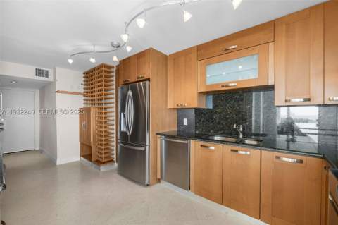 881 Ocean Dr 20A, Key Biscayne FL - photo 14 of 32