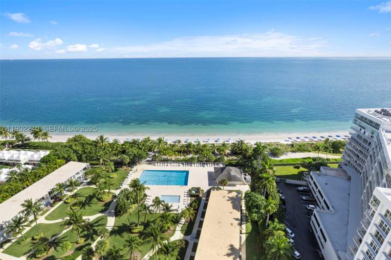 3 bedroom Condominium at 881 Ocean Dr 20A, Casa Del Mar Condo, Key Biscayne — photo 4