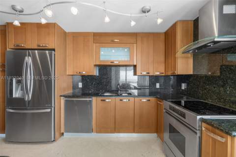 881 Ocean Dr 20A, Key Biscayne FL - photo 9 of 32