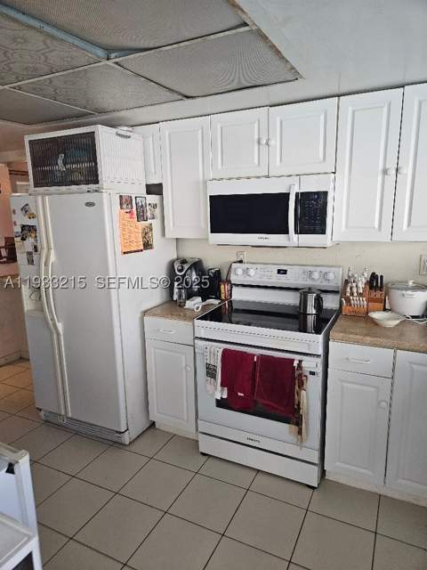 17601 SW 108th Ct, Miami FL - photo 9 of 13