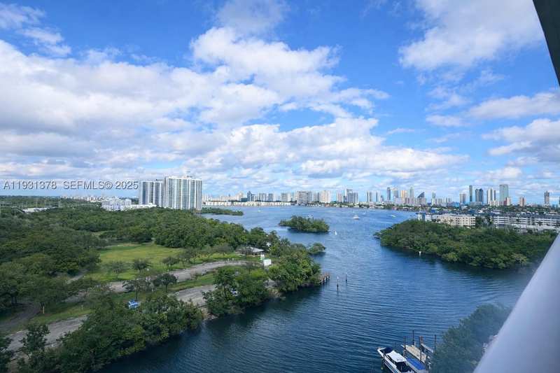 1 bedroom Condominium at 16385 Biscayne Blvd 1102, The Harbour North Condo, North Miami Beach — photo 1