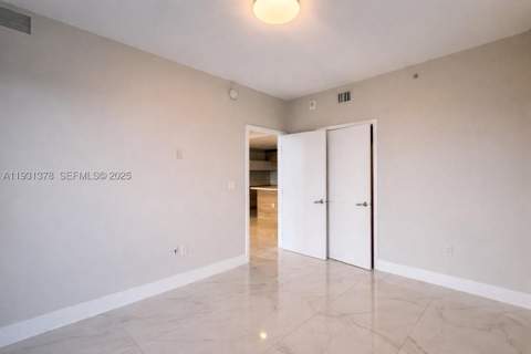 16385 Biscayne Blvd 1102, North Miami Beach FL - photo 13 of 22