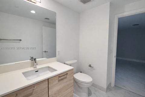 16385 Biscayne Blvd 1102, North Miami Beach FL - photo 18 of 22