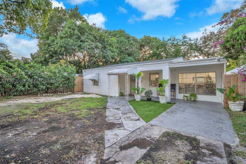 2 bedroom SingleFamilyResidence at 14140 NE 10th Ave, Biscayne Highlands, North Miami — photo 1
