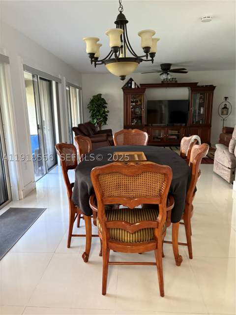7809 NW 192nd St, Hialeah FL - photo 8 of 20