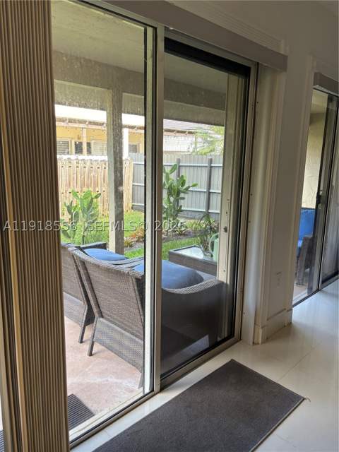7809 NW 192nd St, Hialeah FL - photo 9 of 20