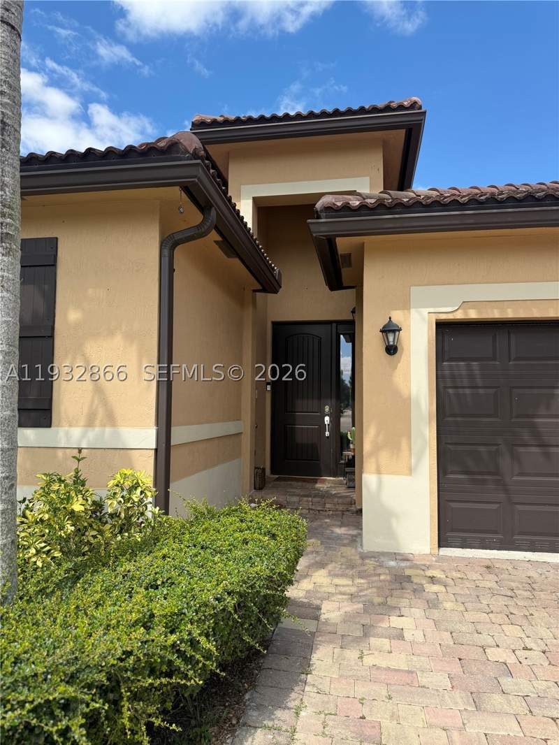4 bedroom SingleFamilyResidence at 12071 SW 253rd St, Hemingway Point, Homestead — photo 2