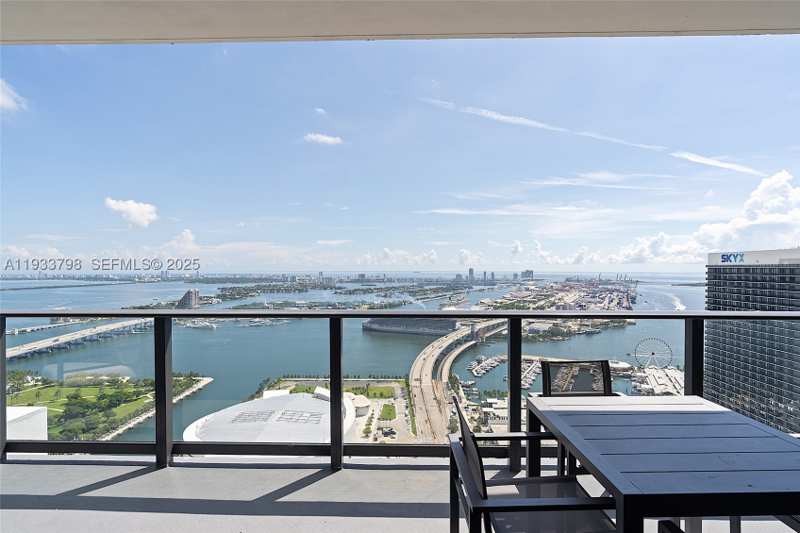 3 bedroom Condominium at 159 NE 6th St 5015, 159 NE 6th Street Condo, Miami — photo 1