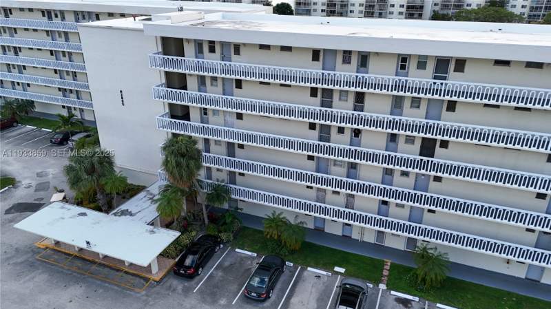 1 bedroom Condominium at 2855 Leonard Dr H607, POINT EAST SEC II CONDO, Aventura — photo 3
