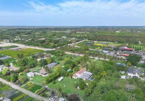 19810 SW 200th St, Miami FL - photo 10 of 71