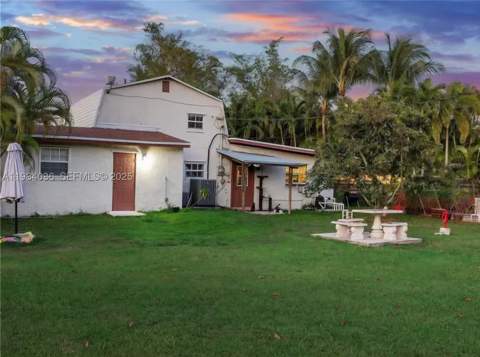 19810 SW 200th St, Miami FL - photo 15 of 71