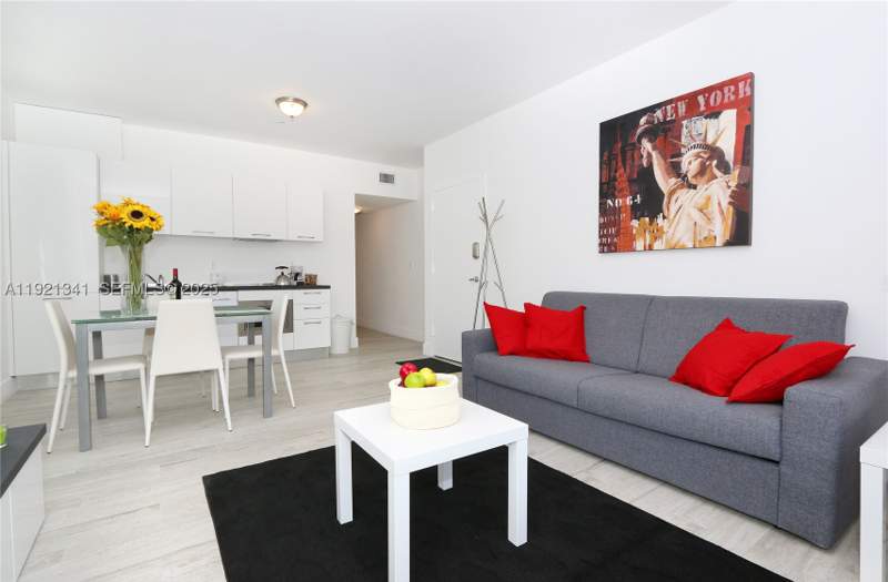 2 bedroom Condominium at 811 Jefferson Ave 105, Daniele Condo, Miami Beach — photo 4