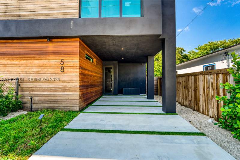 3 bedroom SingleFamilyResidence at 58 NW 52nd St, Railway Shops Addn 2nd Am, Miami — photo 2