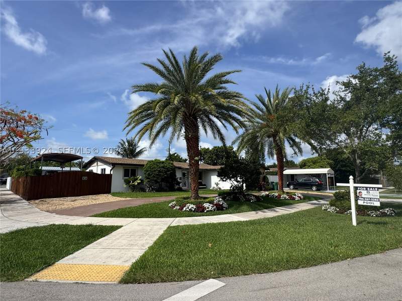 3 bedroom SingleFamilyResidence at 9300 SW 192nd Dr, Whispering Pines Estates, Cutler Bay — photo 3