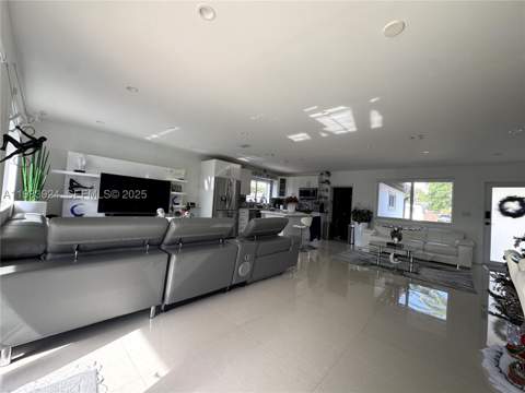 9300 SW 192nd Dr, Cutler Bay FL - photo 6 of 26