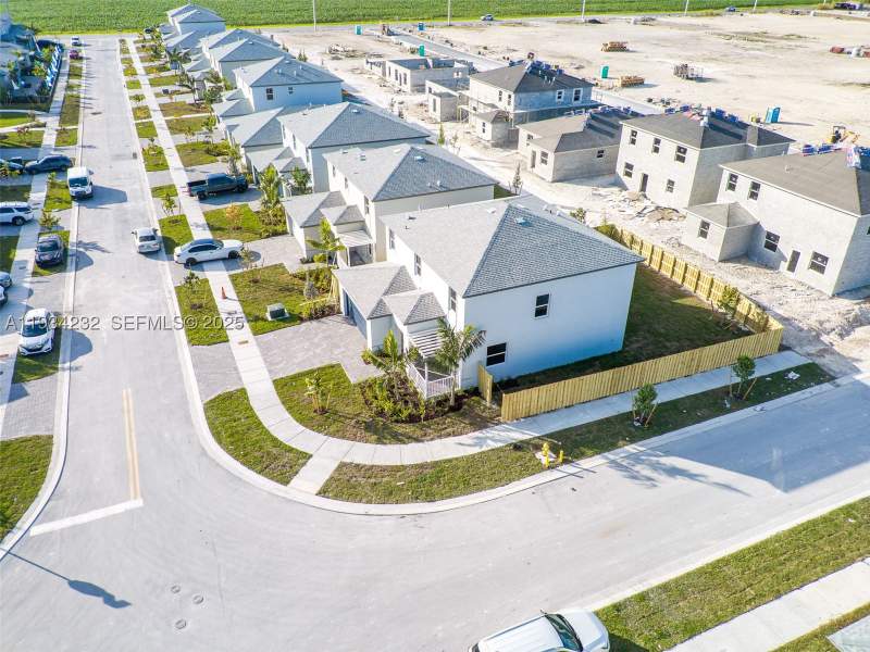 5 bedroom SingleFamilyResidence at 19507 SW 339 Ter, Acacia Estates, Homestead — photo 2