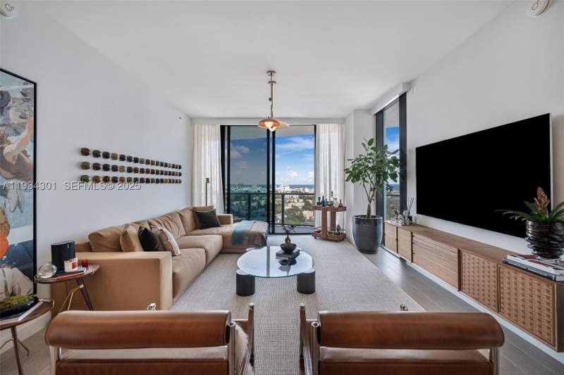 2 bedroom Condominium at 500 Alton Rd 1602, Five Park Miami Beach, Miami Beach — photo 2