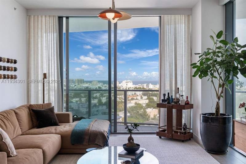 2 bedroom Condominium at 500 Alton Rd 1602, Five Park Miami Beach, Miami Beach — photo 3
