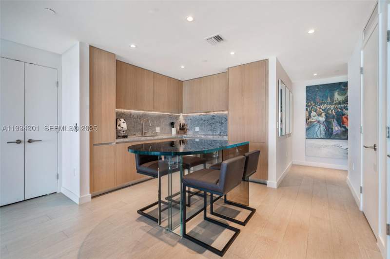 2 bedroom Condominium at 500 Alton Rd 1602, Five Park Miami Beach, Miami Beach — photo 4