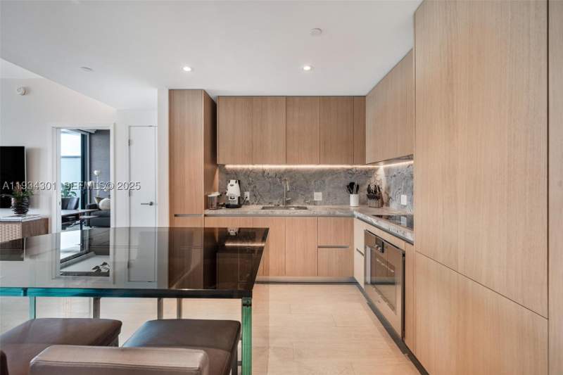 2 bedroom Condominium at 500 Alton Rd 1602, Five Park Miami Beach, Miami Beach — photo 5
