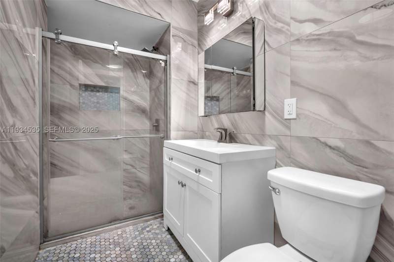 2 bedroom SingleFamilyResidence at 16234 NE 9th Ct, Carl Byoir, North Miami Beach — photo 5