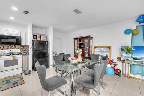 16234 NE 9th Ct, North Miami Beach FL - photo 9 of 13