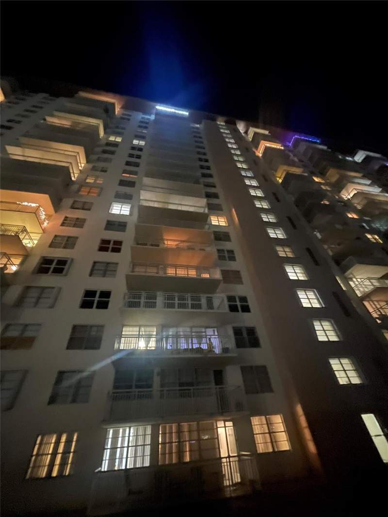 2 bedroom Condominium at 251 174th Street 220, winston towers, Sunny Isles Beach — photo 2