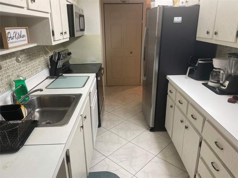 2 bedroom Condominium at 251 174th Street 220, winston towers, Sunny Isles Beach — photo 5