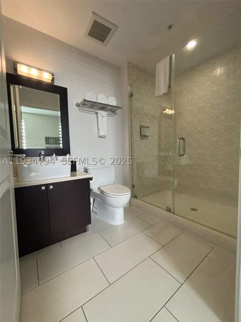 5300 NW 87th Ave 913, Doral FL - photo 14 of 34