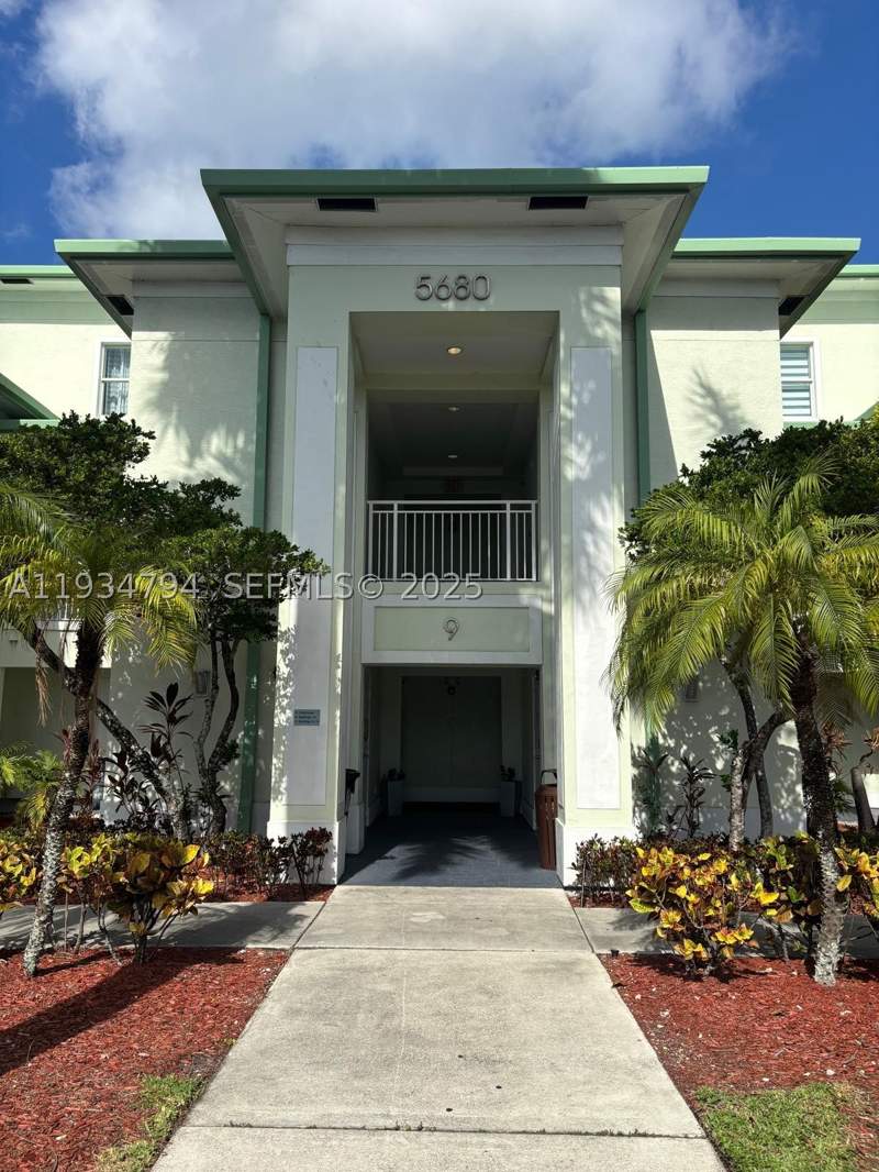3 bedroom Condominium at 5300 NW 87th Ave 913, The Blue A Resort Hotel C, Doral — photo 2
