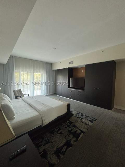 5300 NW 87th Ave 913, Doral FL - photo 9 of 34