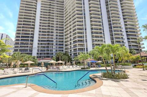20281 E Country Club Dr 501, Aventura FL - photo 22 of 29