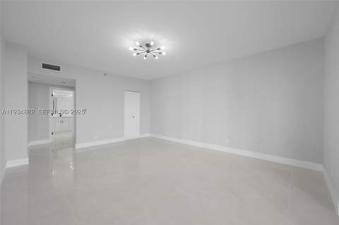 20281 E Country Club Dr 501, Aventura FL - photo 9 of 29