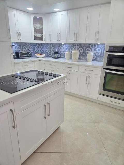 16422 NW 83rd Pl, Miami Lakes FL - photo 8 of 61
