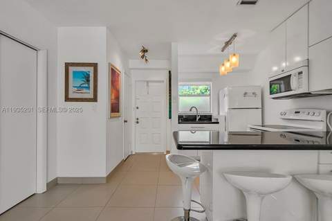 798 Crandon Blvd 16-C, Key Biscayne FL - photo 6 of 25