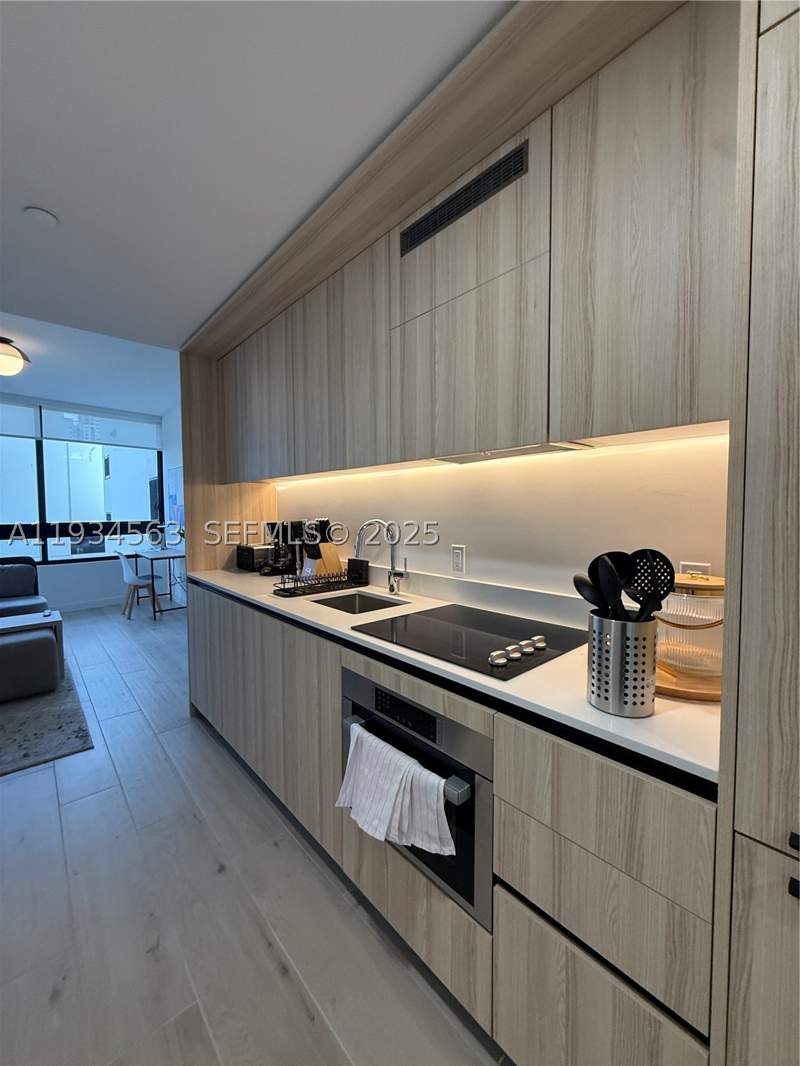 2 bedroom Condominium at 225 N Miami ave 501, 225 Disctrict, Miami — photo 3
