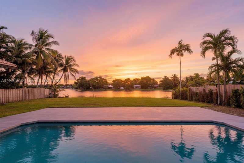 4 bedroom SingleFamilyResidence at 18735 NE 18th Ave, Greyknoll Golf Ests, Miami — photo 1