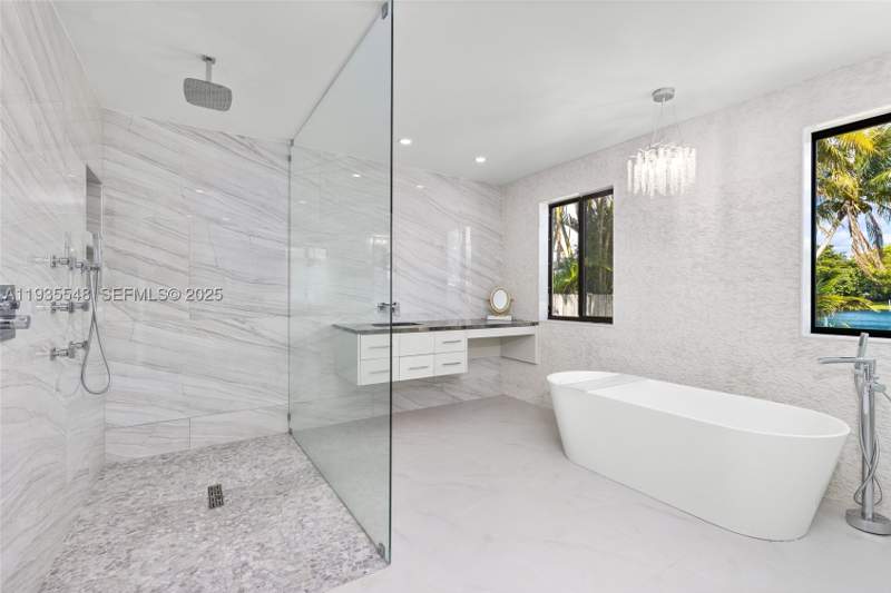 4 bedroom SingleFamilyResidence at 18735 NE 18th Ave, Greyknoll Golf Ests, Miami — photo 5
