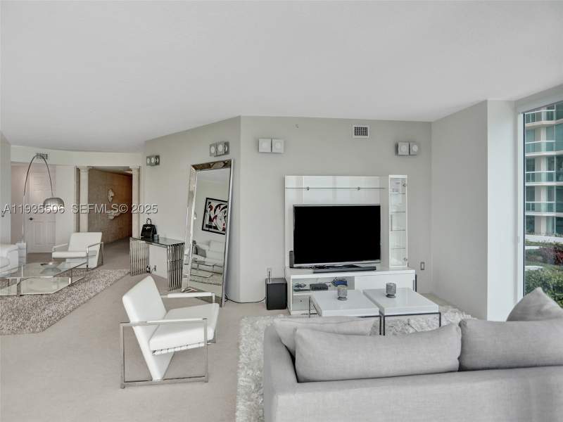 3 bedroom Condominium at 3370 Hidden Bay Dr 508, 100 Hidden Bay Condo, Aventura — photo 2