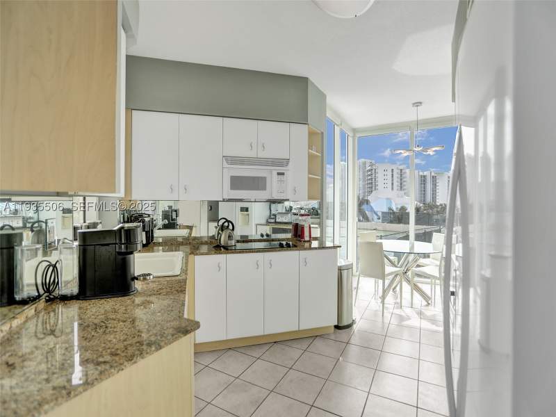 3 bedroom Condominium at 3370 Hidden Bay Dr 508, 100 Hidden Bay Condo, Aventura — photo 5
