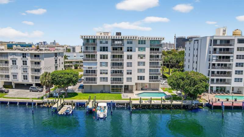 2 bedroom Condominium at 9250 W Bay Harbor Dr 5D, Colony Bay Harbor Apts Co, Bay Harbor Islands — photo 3