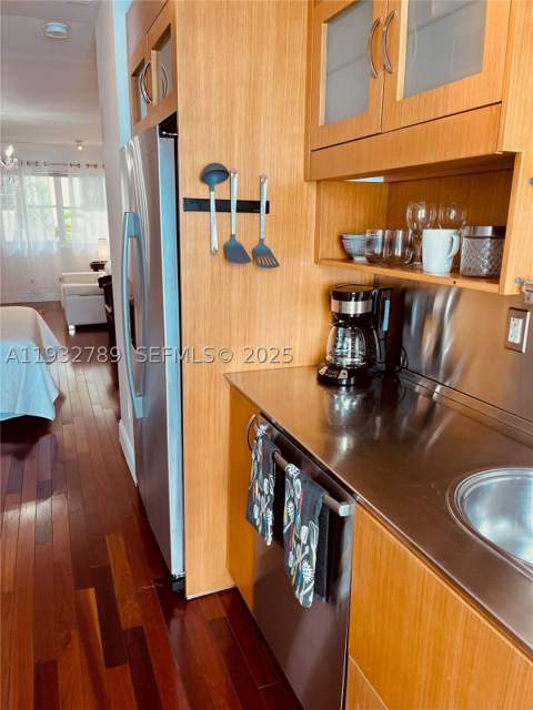 1340 Drexel Ave 406, Miami Beach FL - photo 15 of 28