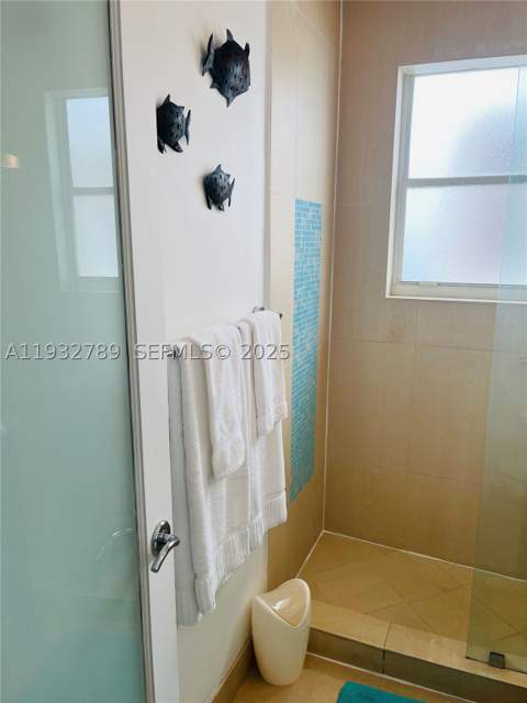 1340 Drexel Ave 406, Miami Beach FL - photo 21 of 28