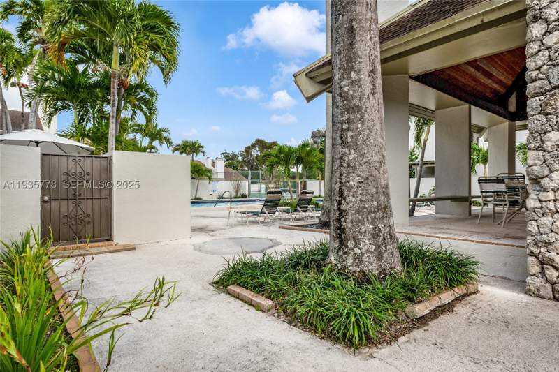3 bedroom Townhouse at 7075 SW 67th Ave 14, Banyans Of South Miami Co, South Miami — photo 3